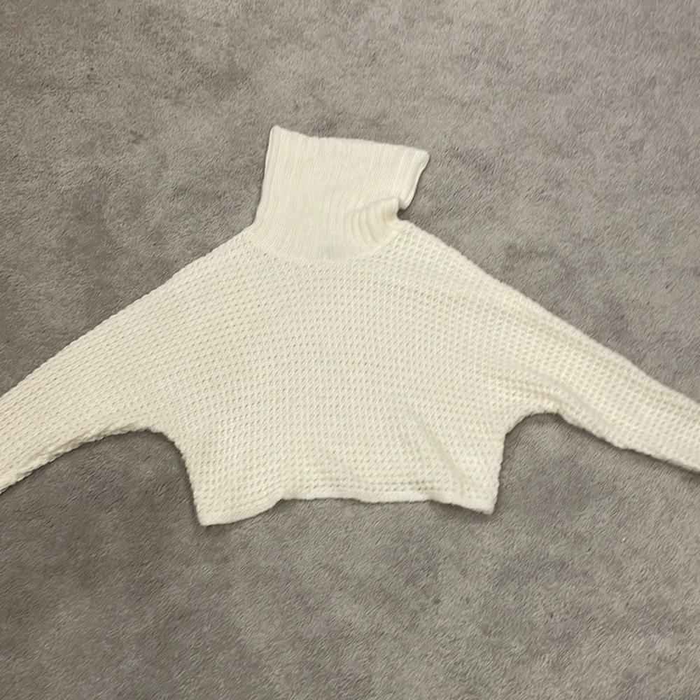 Nice white turtleneck